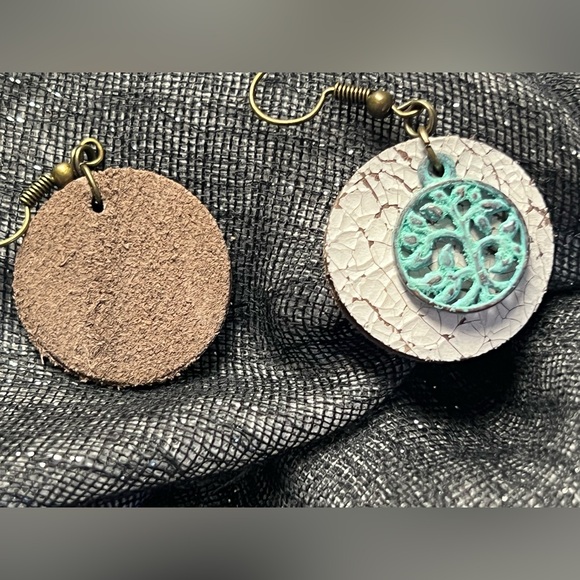 1” cracked White Leather and Tree of Life Charm, earrings.  New handmade. - Picture 4 of 6